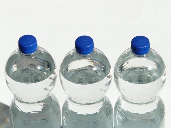 bottles-60479_1920.jpg