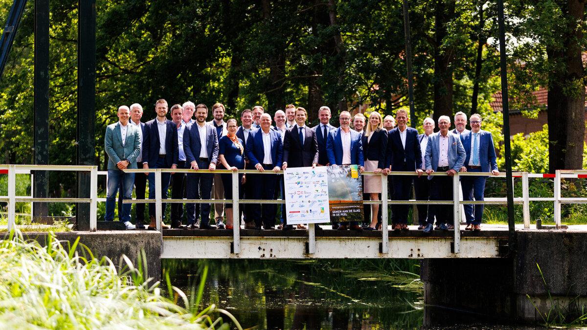 NOVEX groepsfoto ondertekenen SOK 17 juni 2026