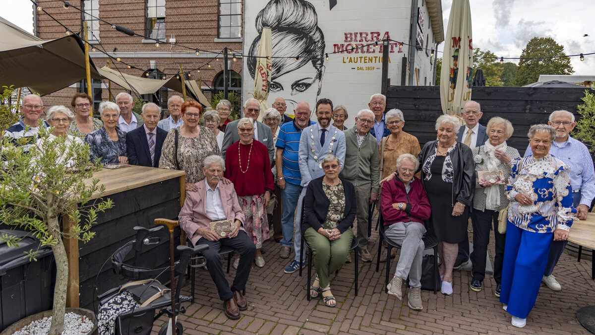 Bijeenkomst huwelijksparen 020926